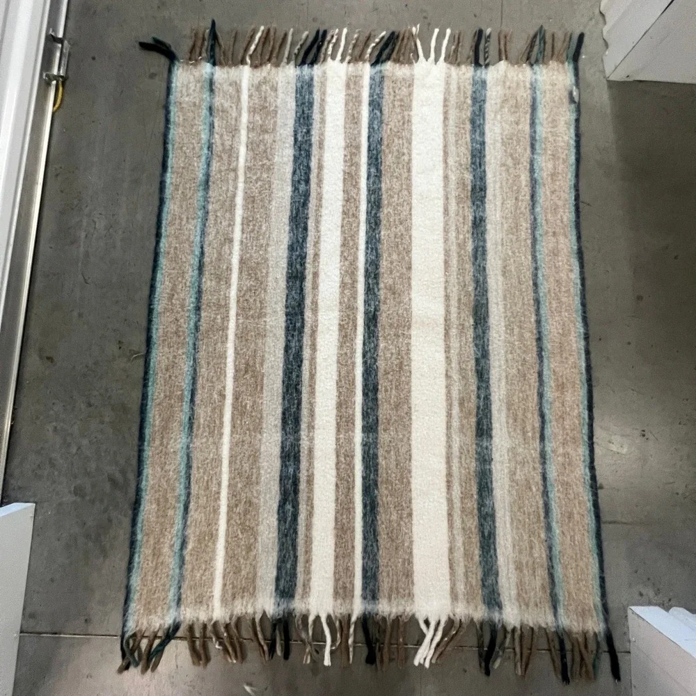 Broyhill Throw Blanket Brown Striped Acrylic Poly Wool Blend Tassel‎ Fringe Soft